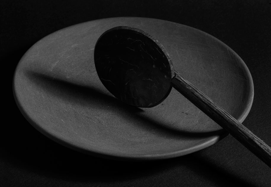 09_wooden.spoon.stone.plate.blackandwhite.jpg